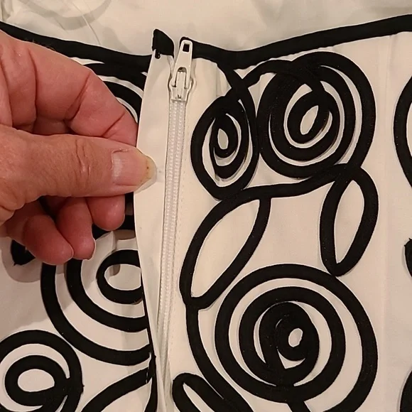 White House Black Market Bustier - Picture 13 of 13